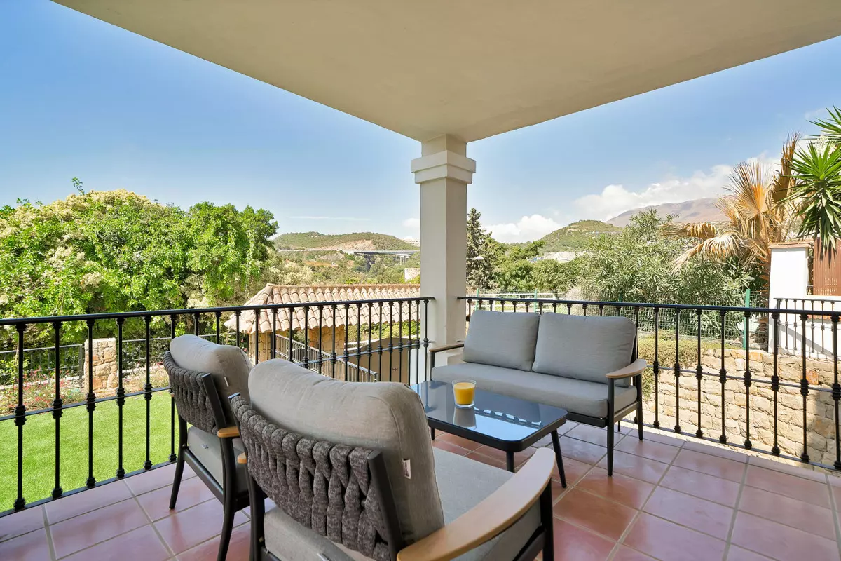 3-bedroom Villa In Estepona, Spain (251 M²)