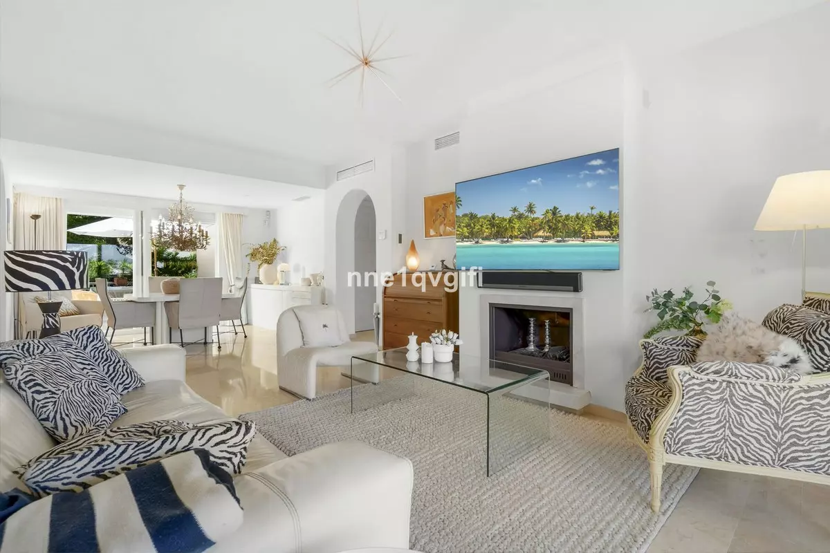 2-bedroom Apartment In Marbella, Spain (135 M²)