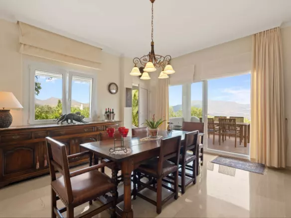 2-bedroom Apartment In Marbella, Spain (125 M²)
