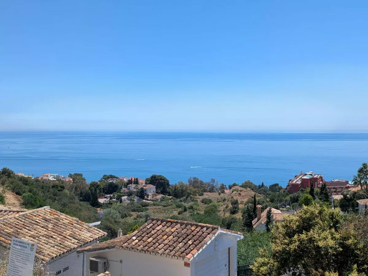 3-bedroom Villa In Benalmádena, Spain (197 M²)