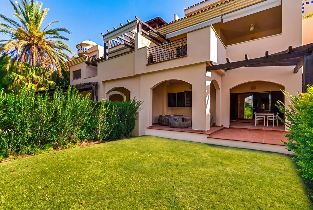 2-bedroom Apartment In Marbella, Spain (186 M²)