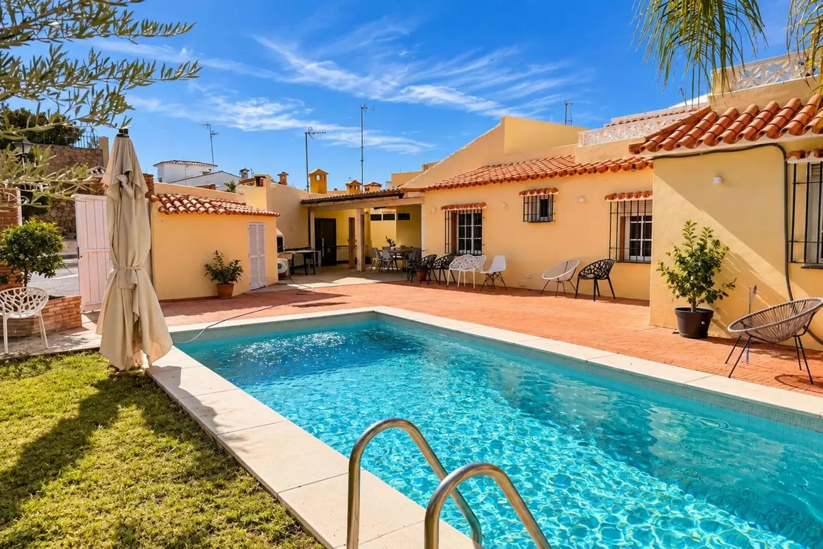 5-bedroom Villa In Marbella, Spain (378 M²)