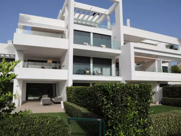 3-bedroom Apartment In Estepona, Spain (124 M²)