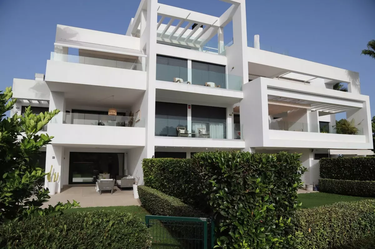 3-bedroom Apartment In Estepona, Spain (124 M²)