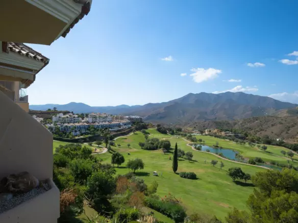 3-bedroom Apartment In Alhaurín El Grande, Spain (189 M²)