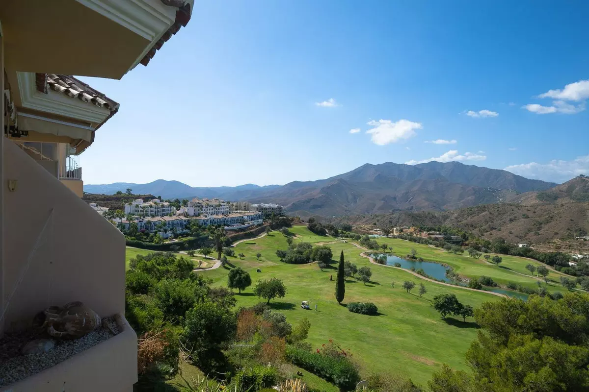 3-bedroom Apartment In Alhaurín El Grande, Spain (189 M²)