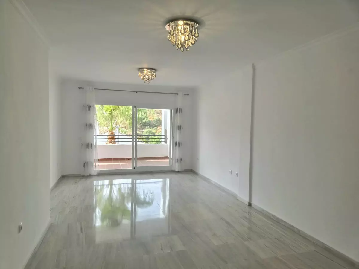 3-bedroom Apartment In Alhaurín El Grande, Spain (107 M²)