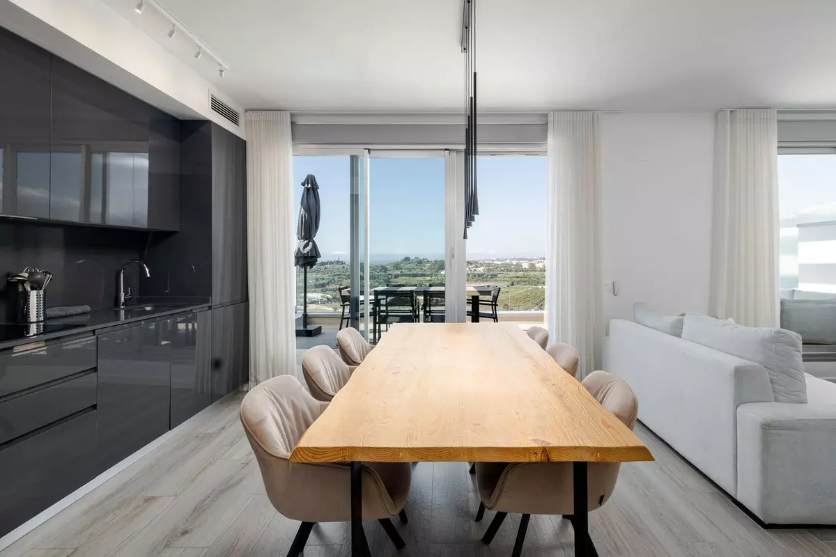3-bedroom Apartment In Estepona, Spain (107 M²)