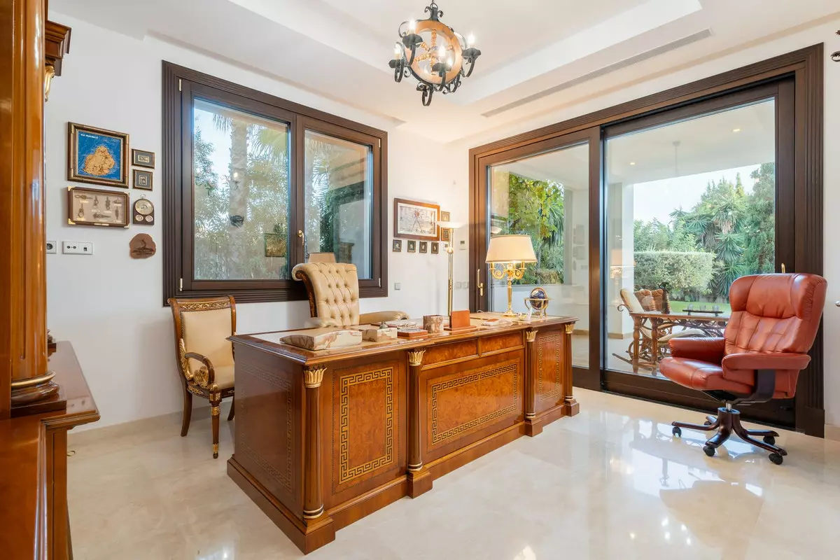 7-bedroom Villa In Estepona, Spain (761 M²)