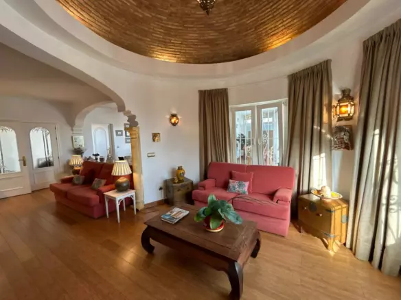 4-bedroom Villa In Benalmádena, Spain (282 M²)