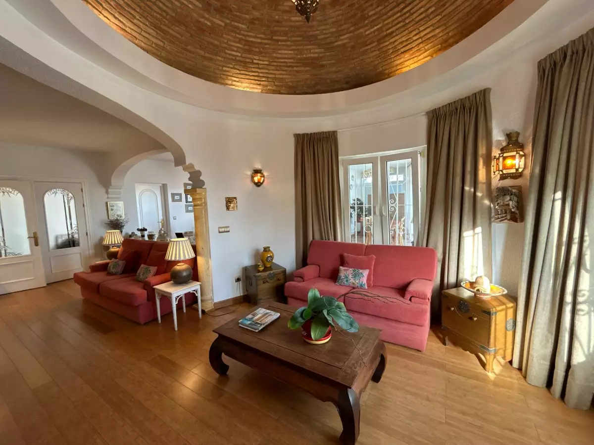 4-bedroom Villa In Benalmádena, Spain (282 M²)