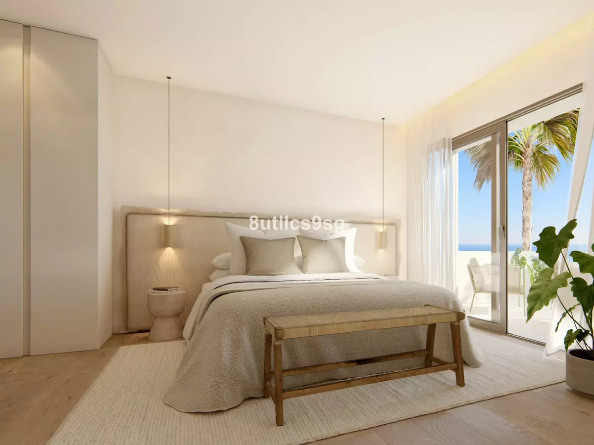 4-bedroom Villa In Istan, Spain (305 M²)
