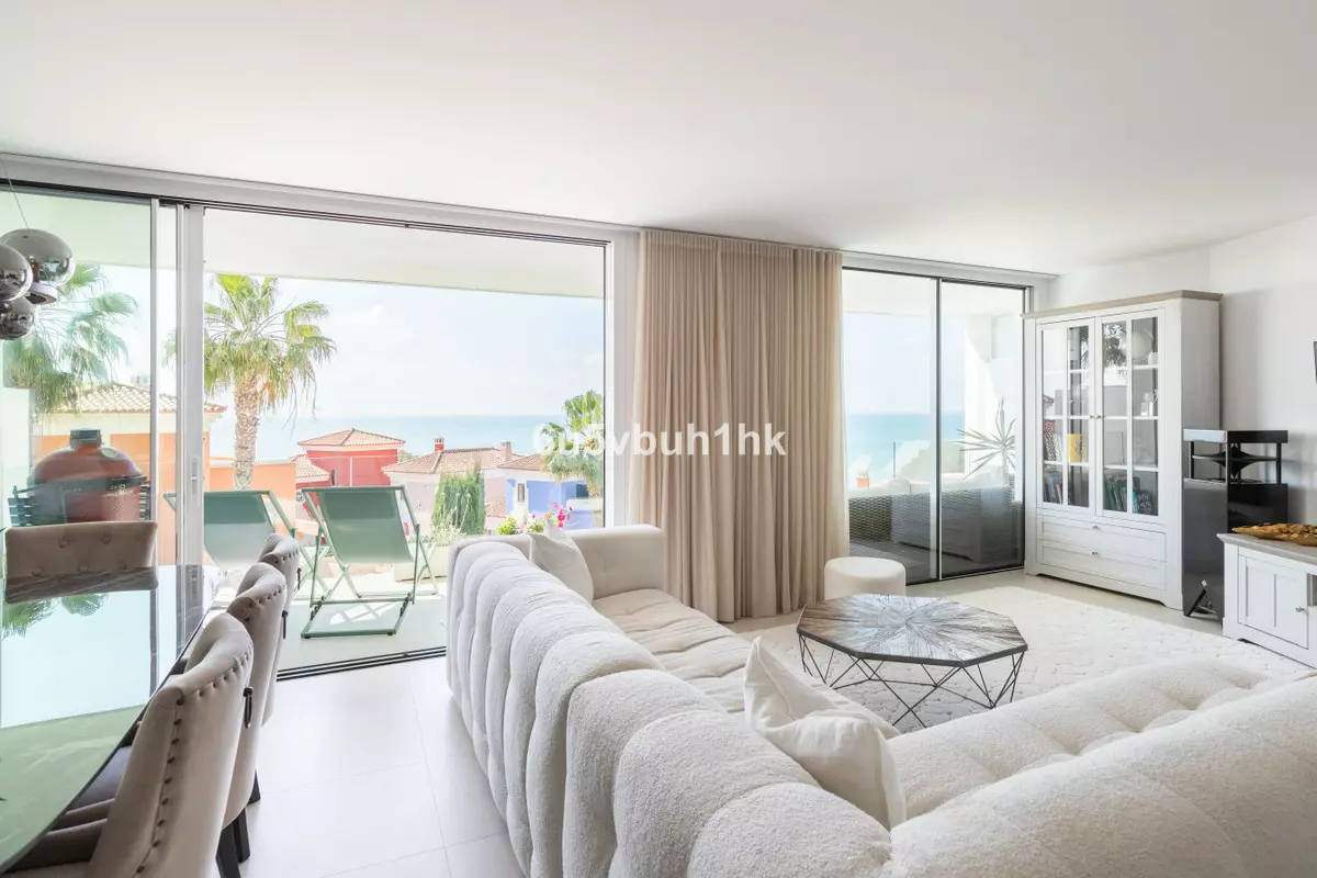 3-bedroom Apartment In Benalmádena, Spain (185 M²)