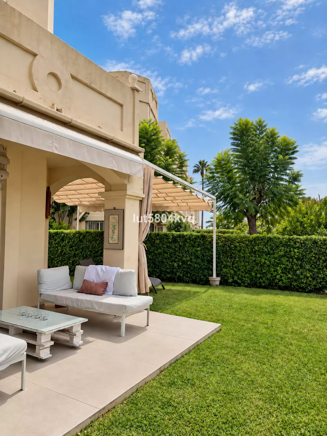 ShowFeedImage-ed0501 3-bedroom Apartment In Benahavis, Spain (150 M²)