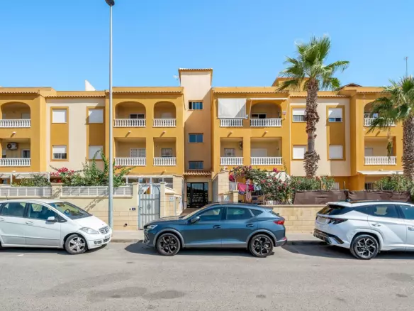 3-bedroom Apartment In Orihuela, Spain (96 M²)