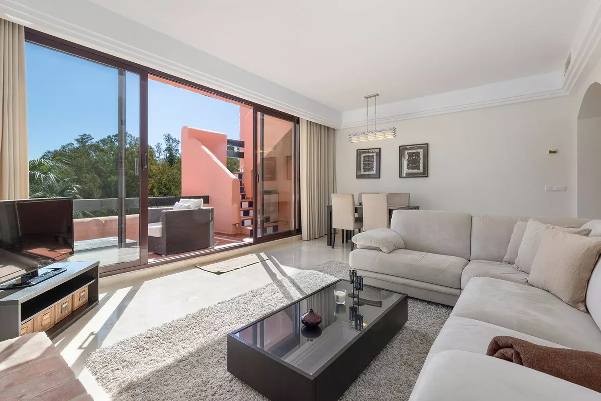 2-bedroom Apartment In Benahavis, Spain (102 M²)