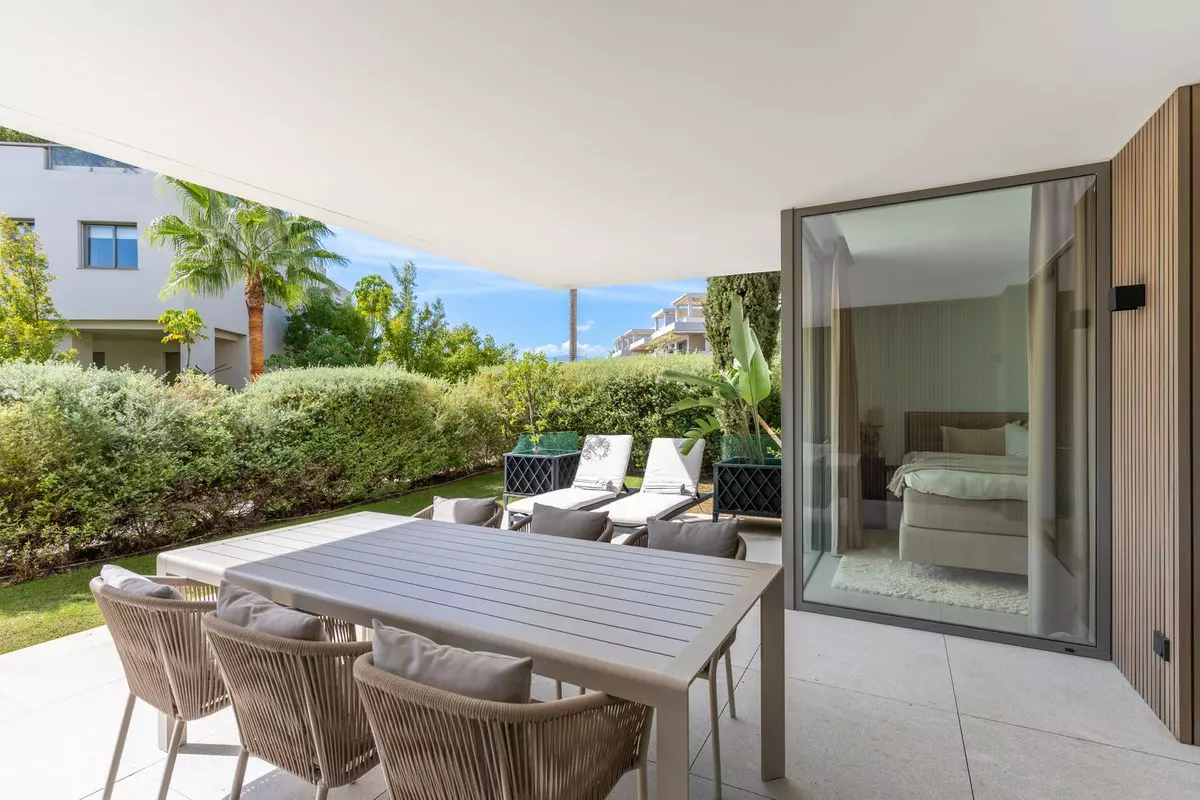 2-bedroom Apartment In Benahavis, Spain (105 M²)