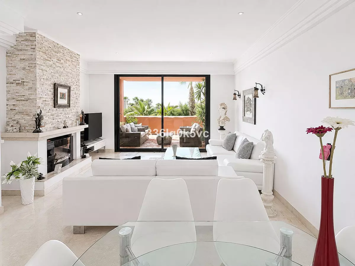 2-bedroom Apartment In Benahavis, Spain (104 M²)