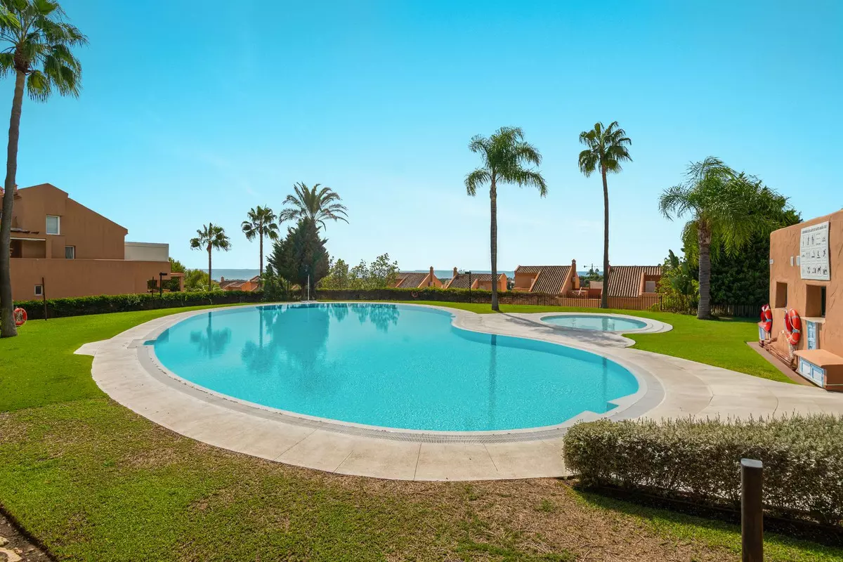 2-bedroom Apartment In Marbella, Spain (158 M²)