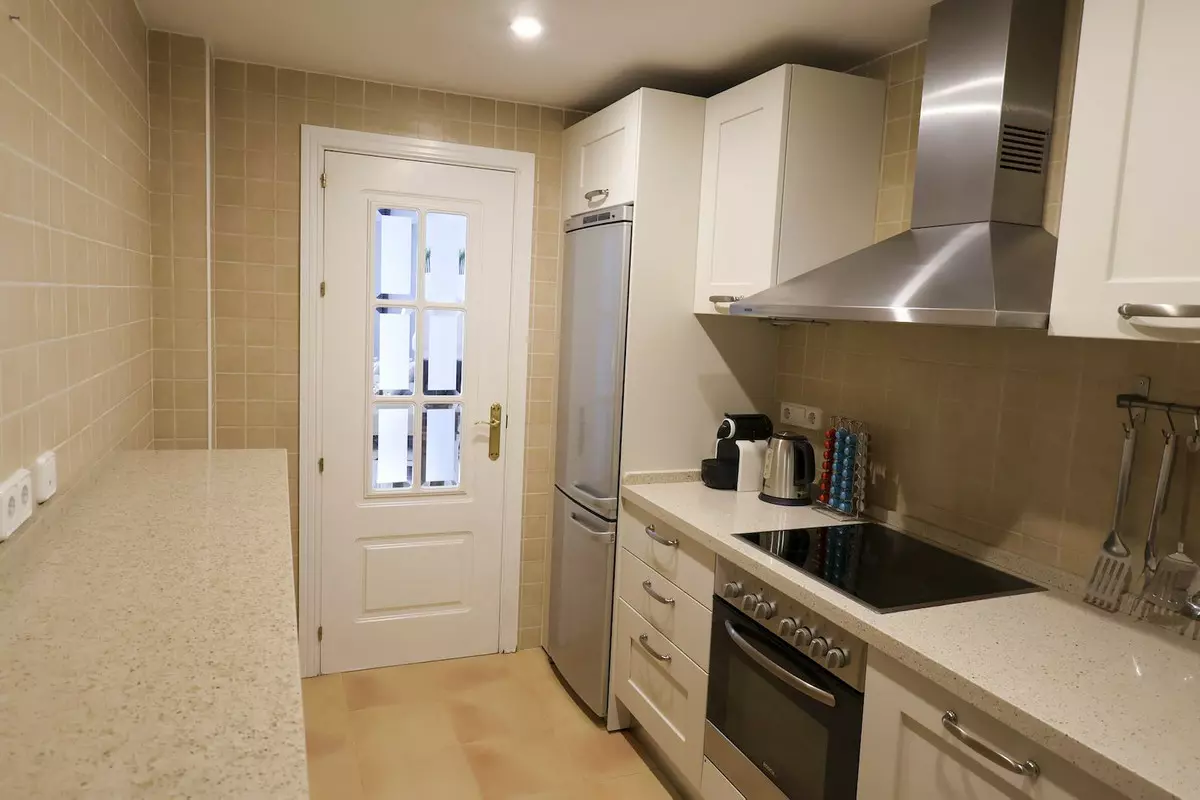 3-bedroom Apartment In Benahavis, Spain (103 M²)
