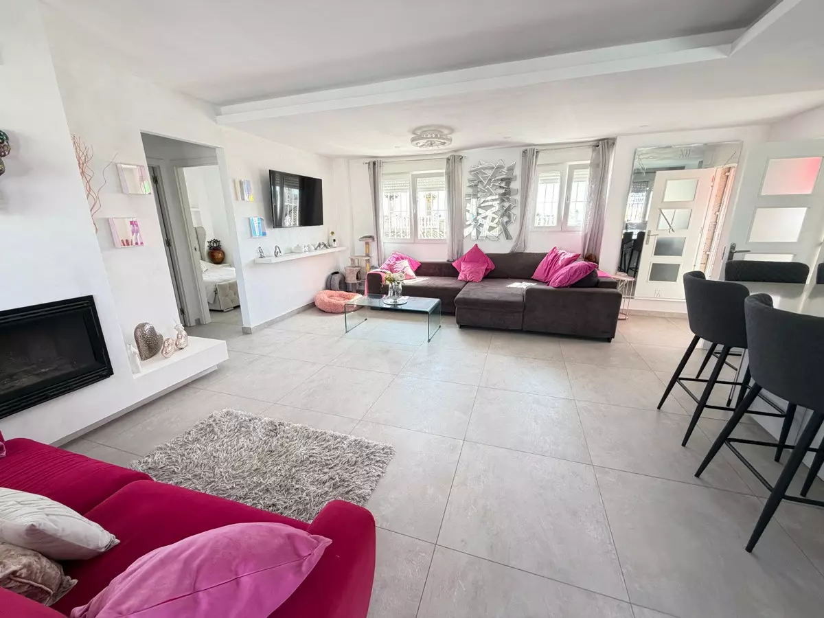 3-bedroom Villa In San Miguel De Salinas, Spain (160 M²)