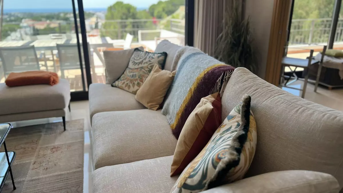 3-bedroom Apartment In Benahavis, Spain (124 M²)