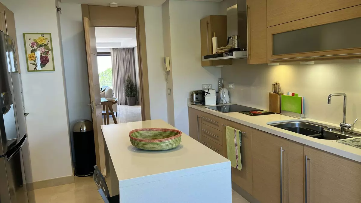 3-bedroom Apartment In Benahavis, Spain (124 M²)
