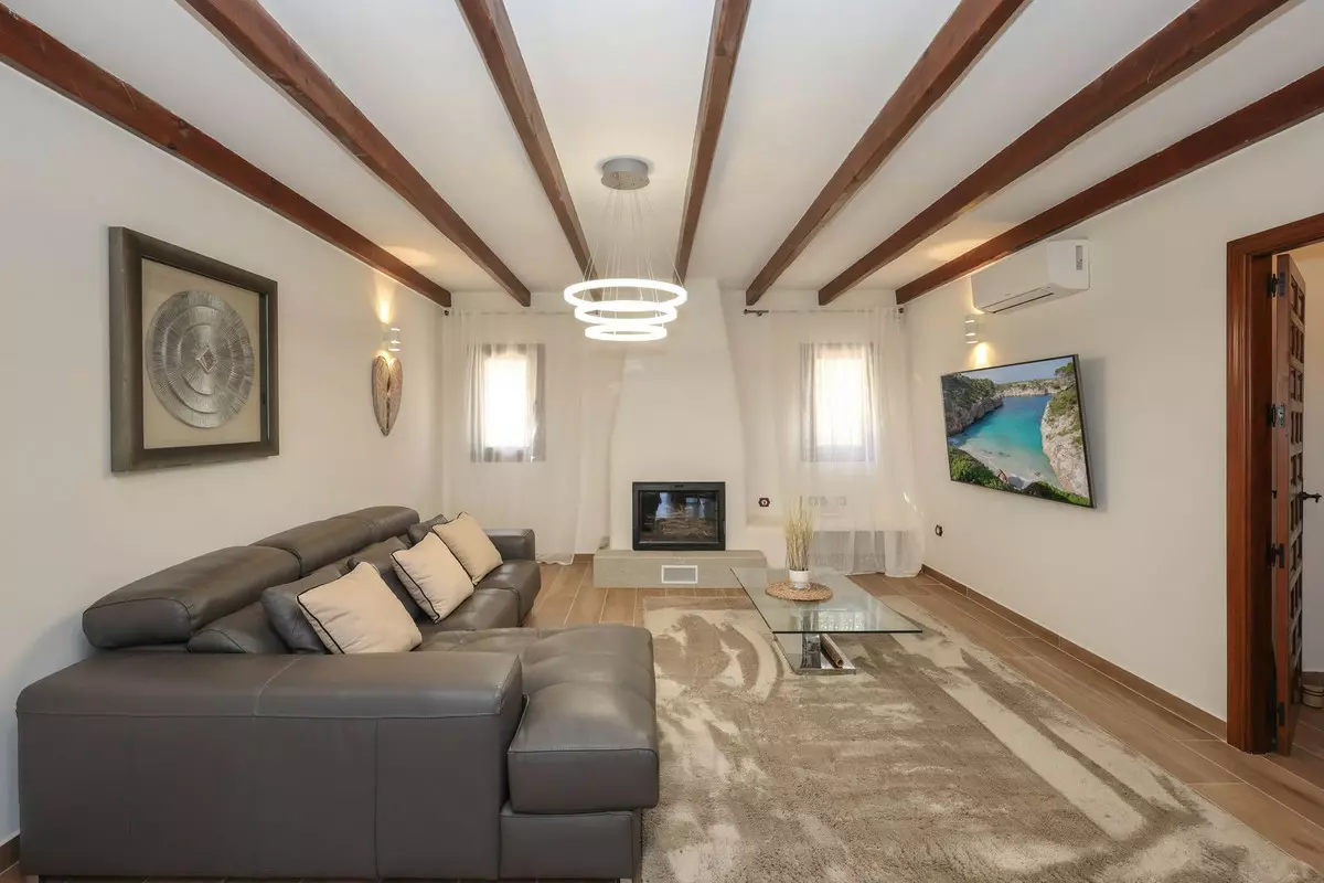 4-bedroom Villa In Guaro, Spain (209 M²)