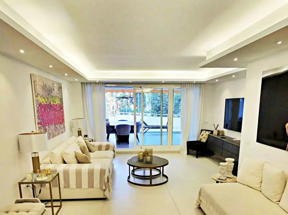 2-bedroom Apartment In Marbella, Spain (160 M²)