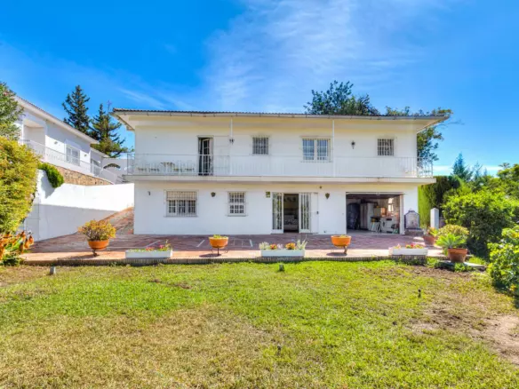 4-bedroom Villa In Mijas, Spain (300 M²)