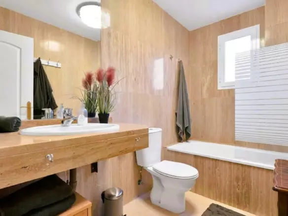 2-bedroom Apartment In Marbella, Spain (121 M²)