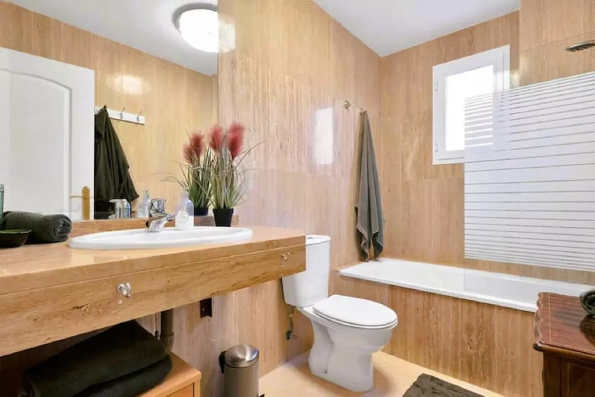 2-bedroom Apartment In Marbella, Spain (121 M²)