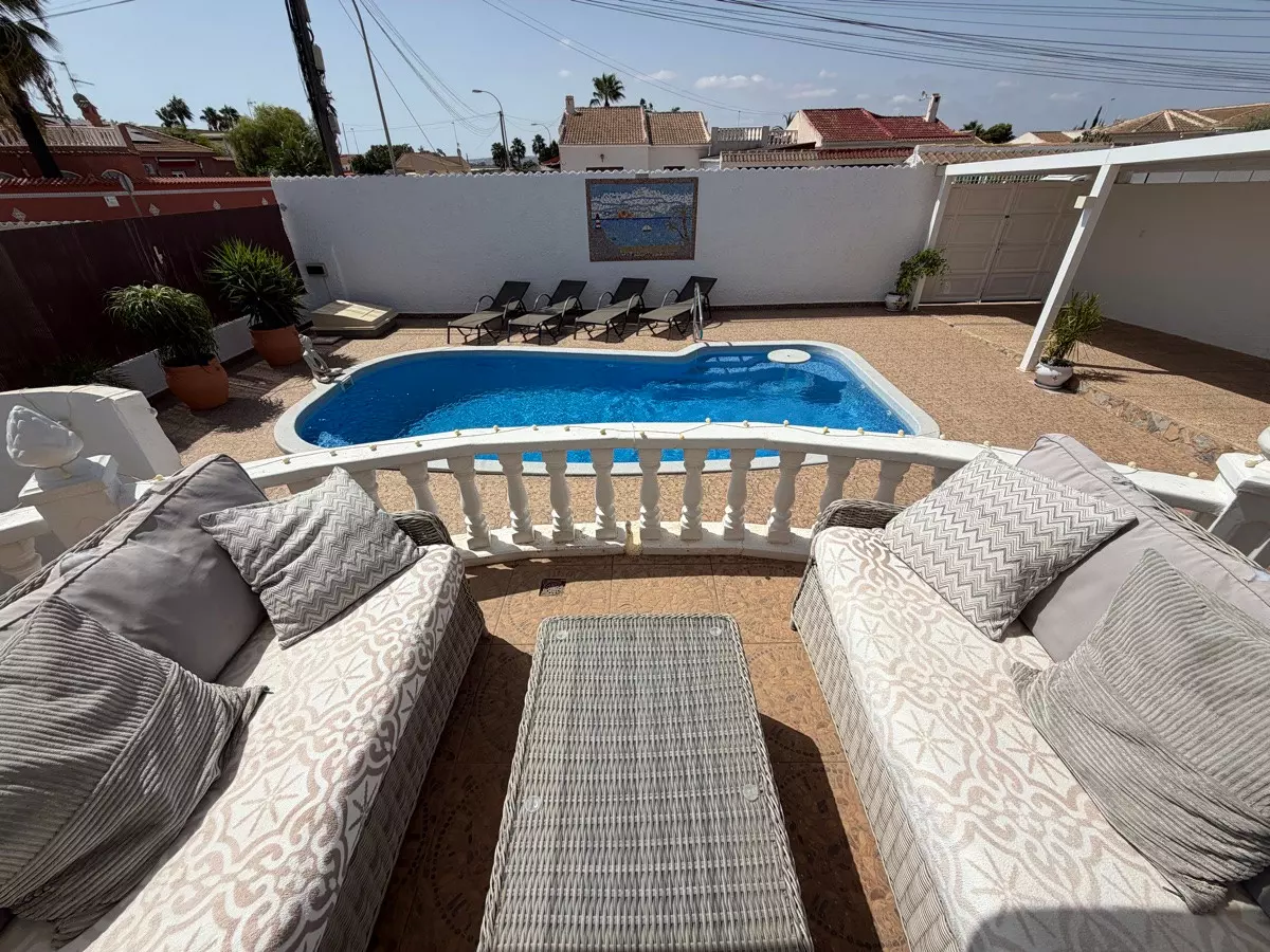 3-bedroom Villa In Torrevieja, Spain (142 M²)