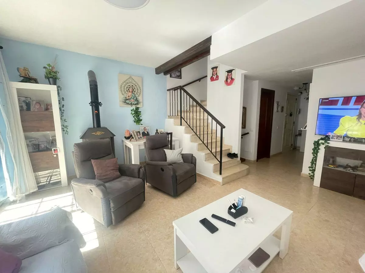 3-bedroom Town House In Estepona, Spain (187 M²)