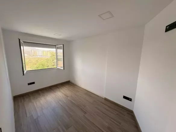 3-bedroom Apartment In Málaga, Spain (90 M²)