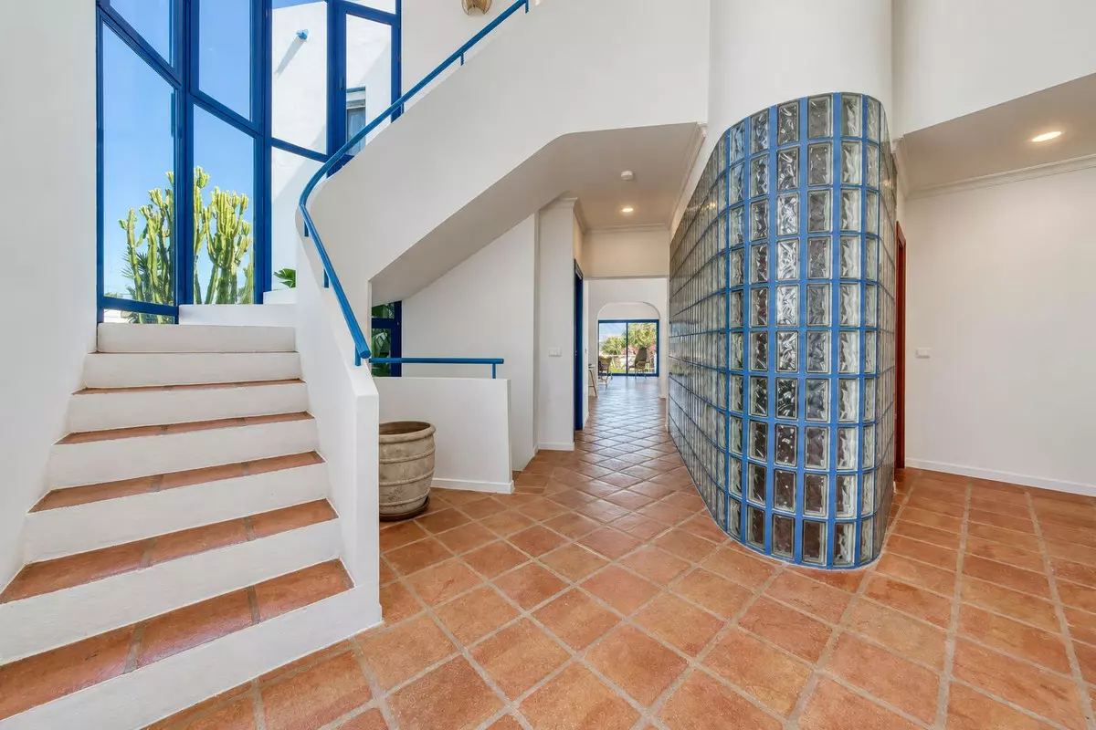 4-bedroom Villa In Mijas, Spain (326 M²)