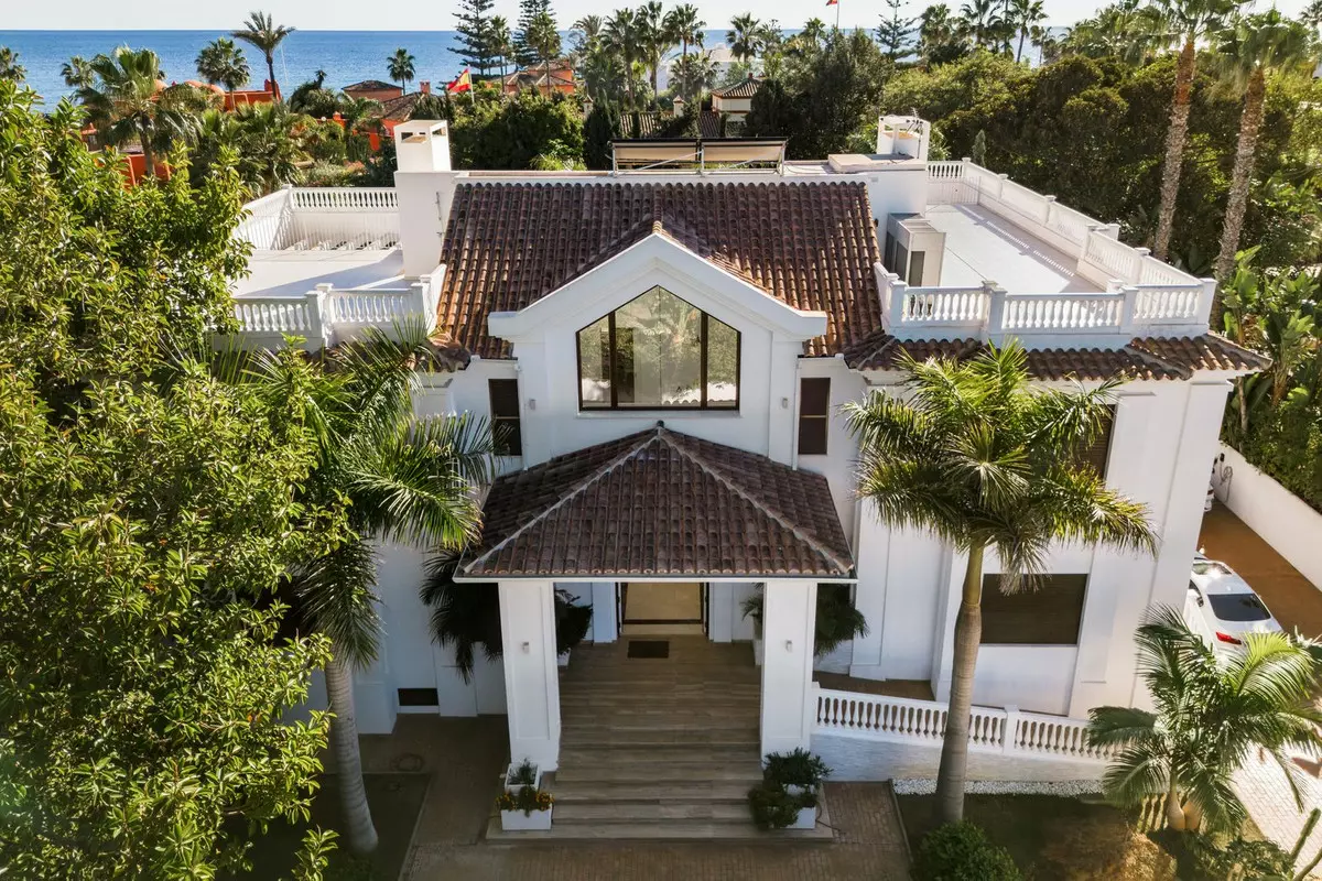 7-bedroom Villa In Estepona, Spain (761 M²)