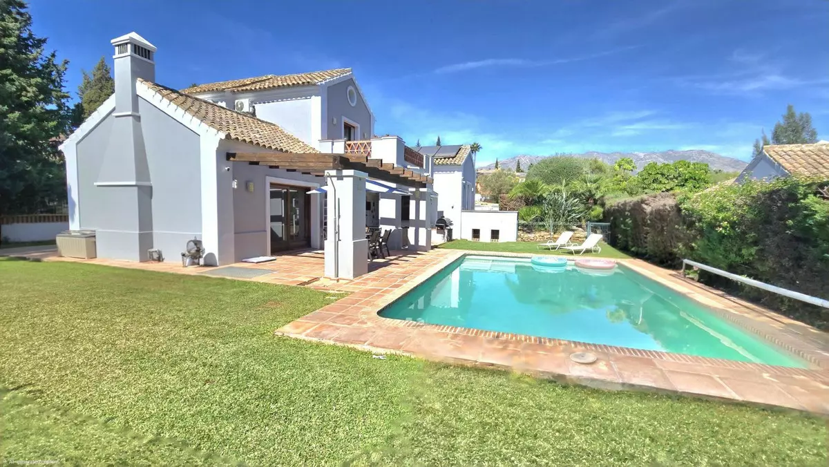 7-bedroom Villa In Mijas, Spain (290 M²)