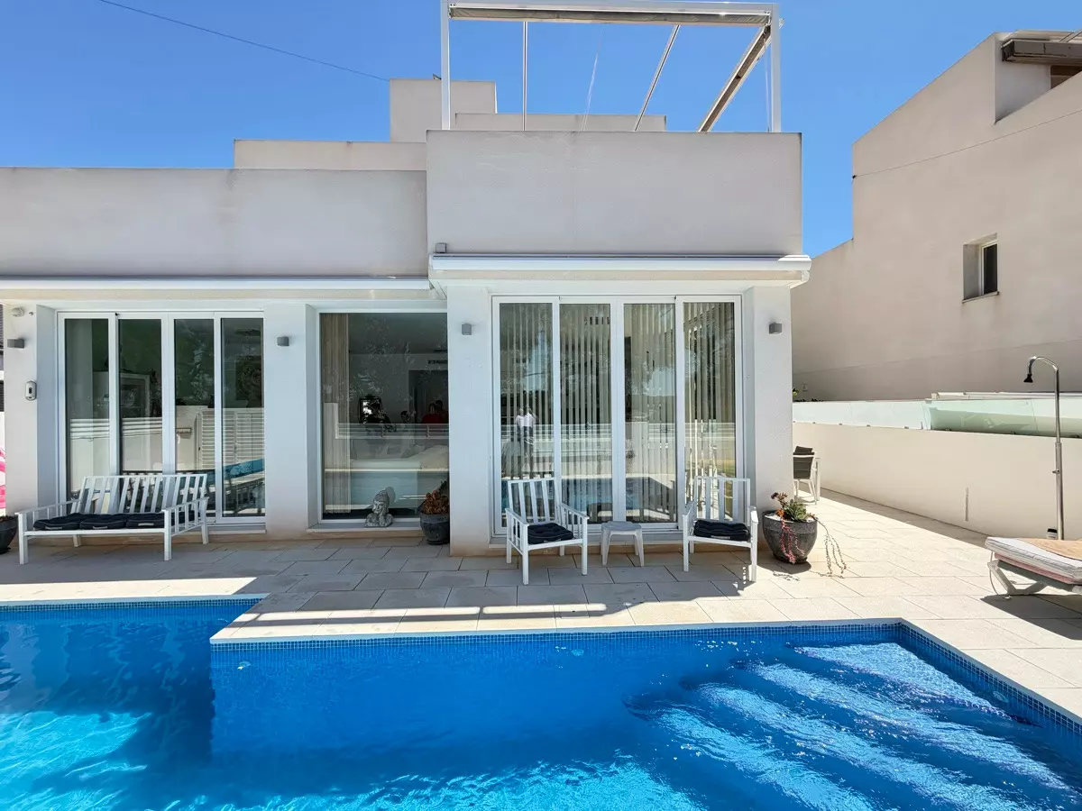 4-bedroom Villa In Orihuela, Spain (160 M²)