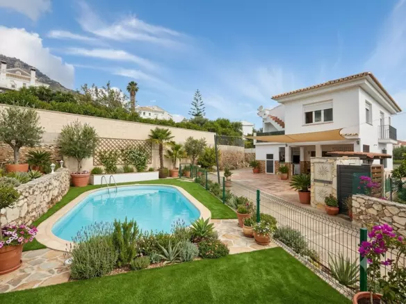4-bedroom Villa In Alhaurín De La Torre, Spain (147 M²)