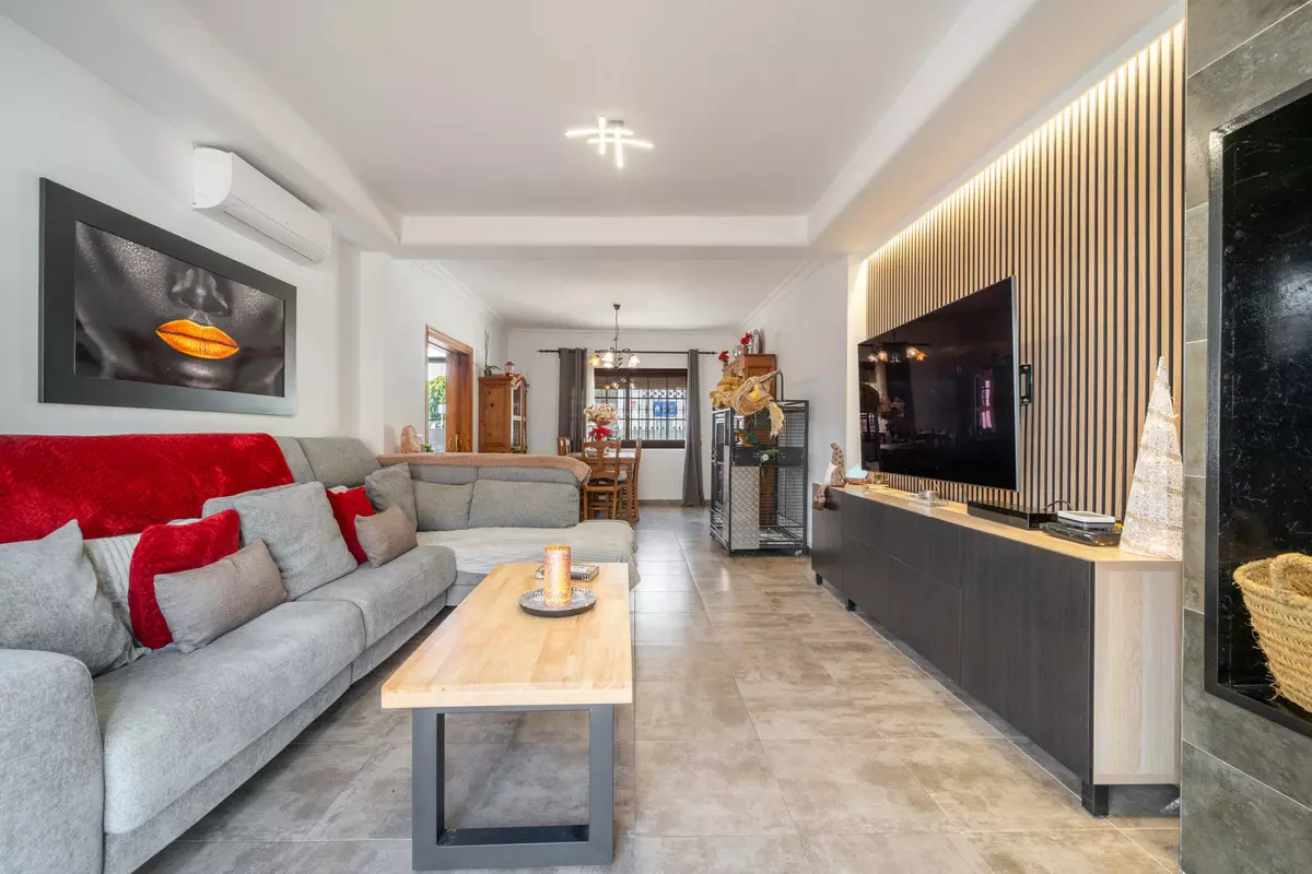 3-bedroom Villa In Estepona, Spain (306 M²)