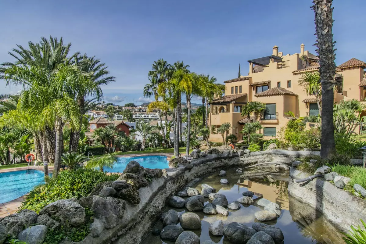 2-bedroom Apartment In Estepona, Spain (91 M²)
