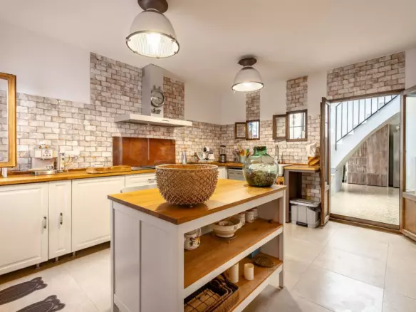 3-bedroom Town House In Alhaurín El Grande, Spain (223 M²)