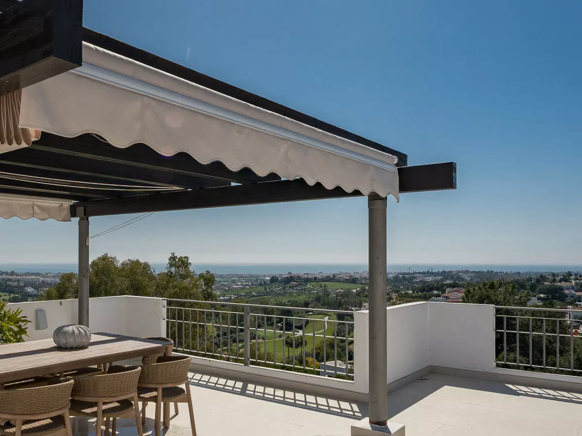3-bedroom Apartment In Benahavis, Spain (145 M²)