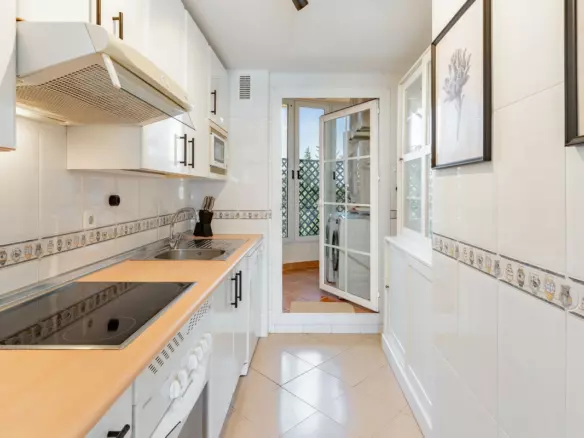2-bedroom Apartment In Marbella, Spain (97 M²)