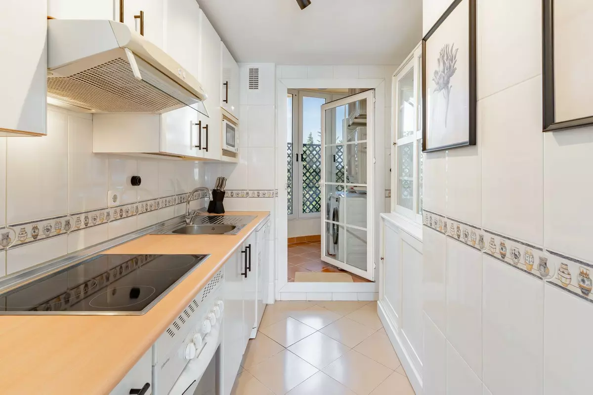 2-bedroom Apartment In Marbella, Spain (97 M²)