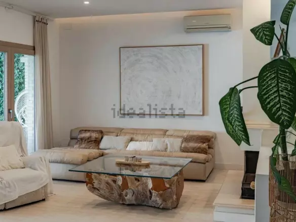 4-bedroom Villa In Torremolinos, Spain (291 M²)
