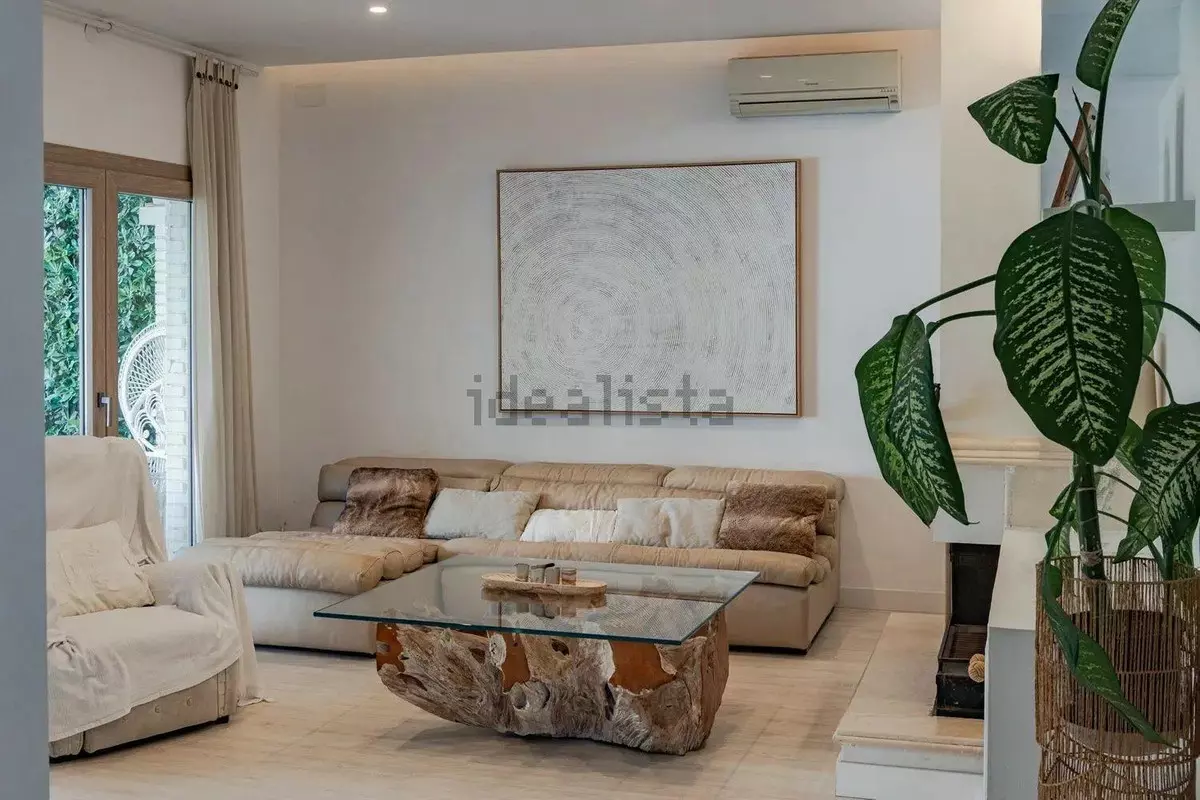 4-bedroom Villa In Torremolinos, Spain (291 M²)