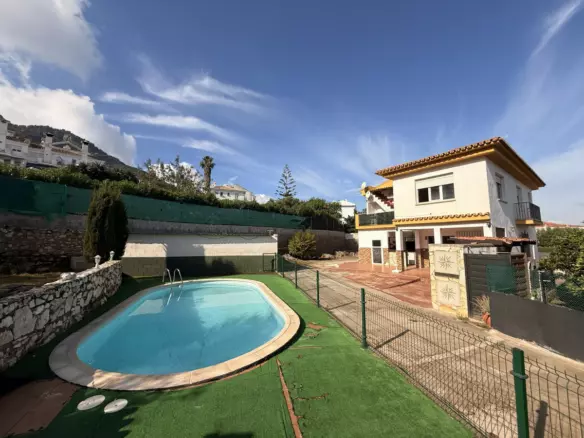 4-bedroom Villa In Alhaurín De La Torre, Spain (147 M²)