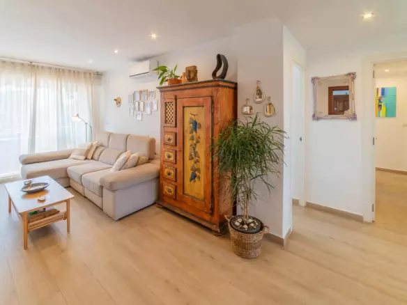 3-bedroom Apartment In Málaga, Spain (107 M²)